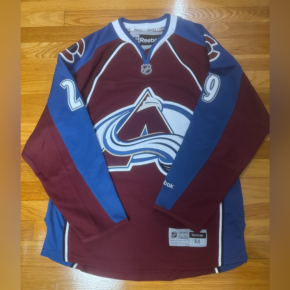 Reebok Avalanche MacKinnon jersey